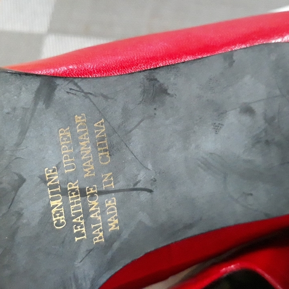 Red Leather Heels Sz 8.5 B - Picture 4 of 15